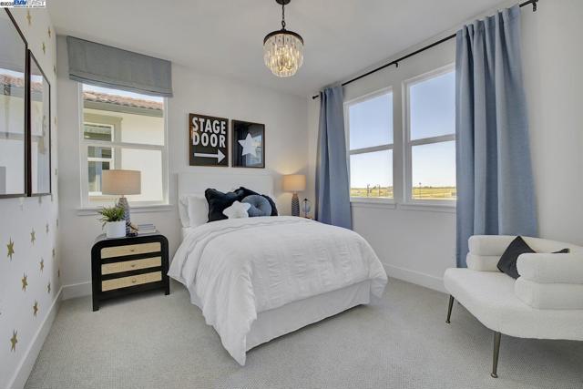 319 W Calabria Drive, Mountain House CA: https://media.crmls.org/mediaz/78a2a1d8-9c4a-420d-92e5-37c450a98453.jpg