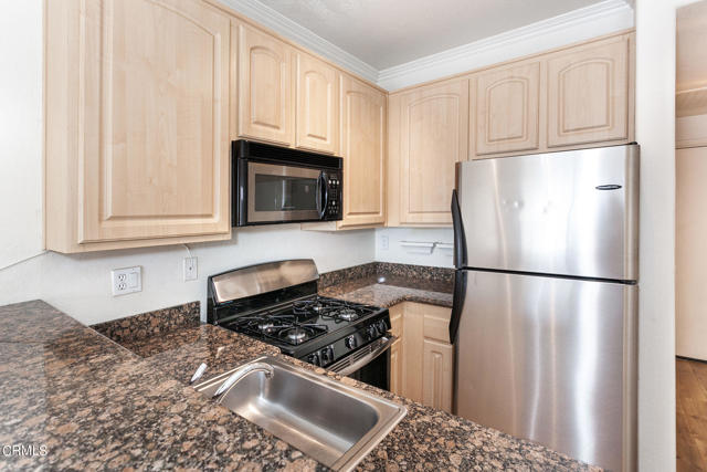 Detail Gallery Image 3 of 16 For 300 N El Molino Ave #210,  Pasadena,  CA 91101 - 0 Beds | 1 Baths