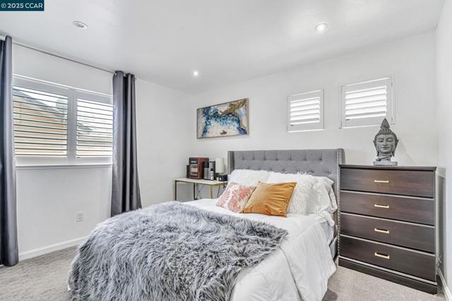 5103 Pioneer Way, Antioch CA: https://media.crmls.org/mediaz/78a48379-2655-4ded-906d-cde6b2ecac29.jpg