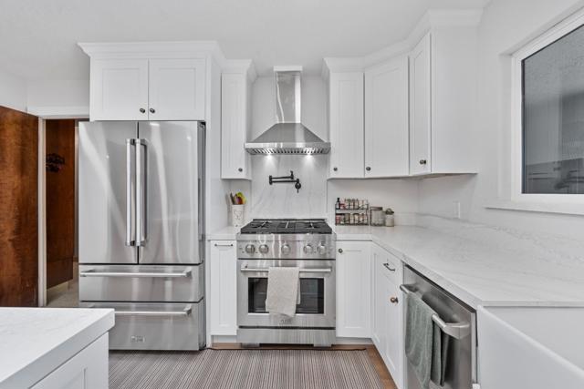 215 Rays Circle, Hollister CA: https://media.crmls.org/mediaz/78a4ab5c-7de4-446e-ab3b-5c8ba0b72801.jpg