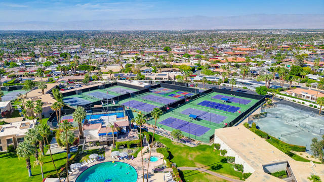 73879 Club Circle Dr, Palm Desert CA: https://media.crmls.org/mediaz/78a4c3be-98bf-4af7-9a12-1b050b03e76c.jpg
