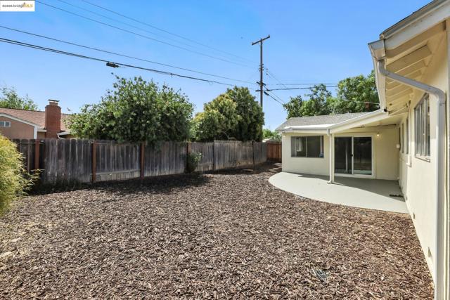 6725 Austin Way, Sacramento CA: https://media.crmls.org/mediaz/78a4dd9e-5e04-492b-a635-dd778a51d0fc.jpg