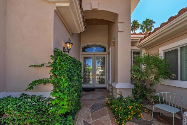 78364 Grape Arbor Avenue, Palm Desert CA: https://media.crmls.org/mediaz/78a4e672-1764-434f-9527-d8dc135bb6ff.jpg
