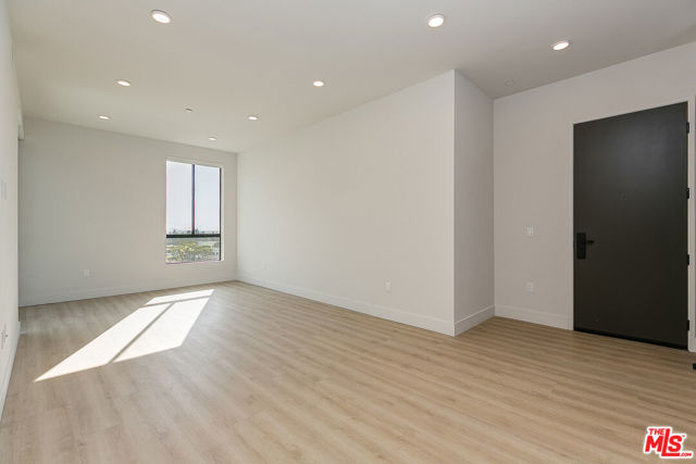 3833 Dunn, Culver City CA: https://media.crmls.org/mediaz/78a52d57-a9ef-4c1a-9fd2-c33f0fc1f4ef.jpg
