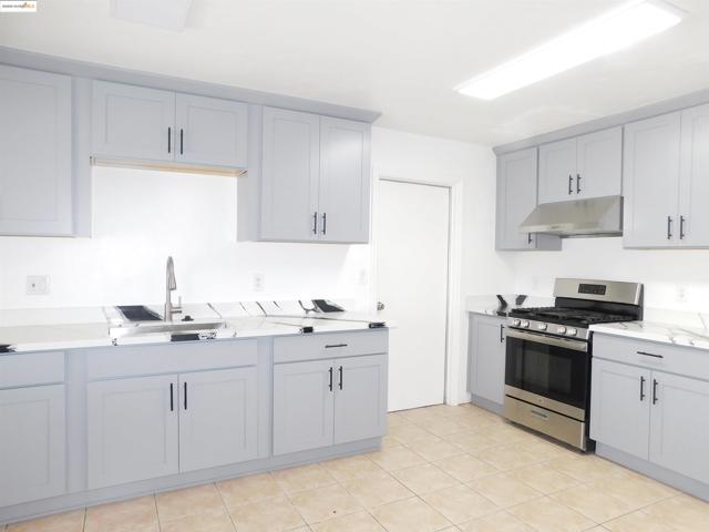 3411 Del Monte Way, San Leandro CA: https://media.crmls.org/mediaz/78a5773c-4efd-40a8-b822-c0608bdf1fb2.jpg