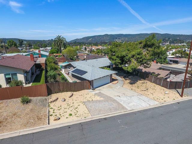 12710 Montauk St, Poway CA: https://media.crmls.org/mediaz/78a5d2c1-ddd5-4cb6-a5bd-6bc8b6b1eeb4.jpg