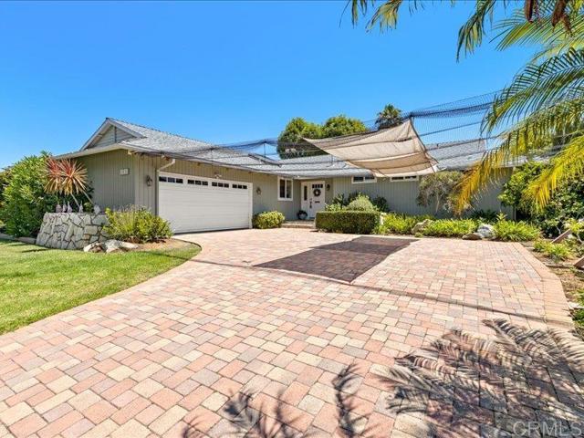 1051 La Reina, San Marcos CA: https://media.crmls.org/mediaz/78a5f331-0966-49c6-8621-206869b7d576.jpg