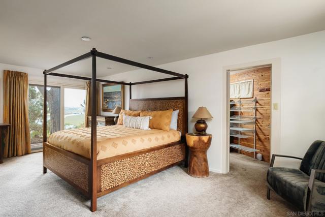 2165 Balboa Ave, Del Mar CA: https://media.crmls.org/mediaz/78a64e13-2d14-41f9-8bfd-648ea5d5208c.jpg