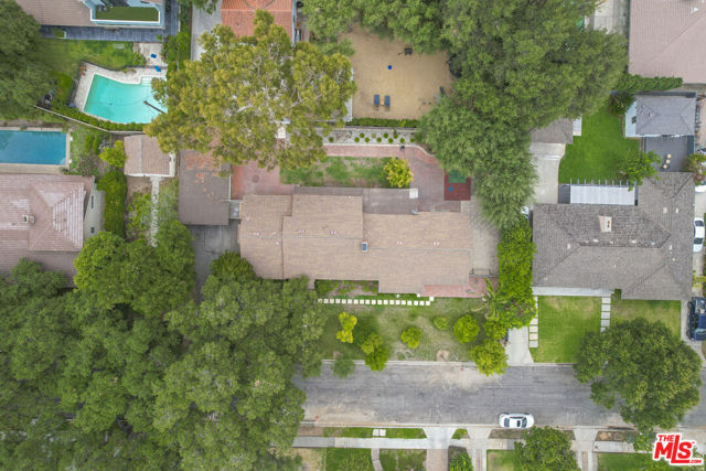 520 Winthrop Road, San Marino CA: https://media.crmls.org/mediaz/78a6ae7a-81f5-49d6-9788-8758d6bbec53.jpg