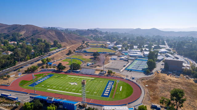 5426 Cedarhaven Drive, Agoura Hills CA: https://media.crmls.org/mediaz/78a75504-8071-43a6-a0de-3f2ae975621d.jpg