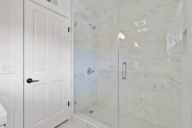 329 San Rafael Avenue, Belvedere CA: https://media.crmls.org/mediaz/78a78f6f-e0a2-4377-a497-5a3e70fa1c94.jpg