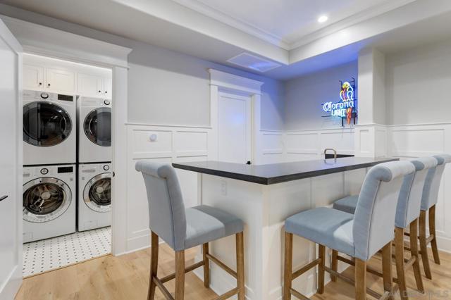 1048 Isabella Ave, Coronado CA: https://media.crmls.org/mediaz/78a7bde2-f55a-4571-9600-4378a250132e.jpg