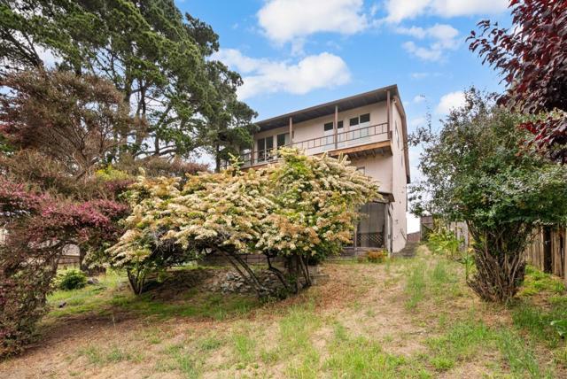 3705 Encline Way, Belmont CA: https://media.crmls.org/mediaz/78a7d43a-281e-42bb-b9da-e444e03269b1.jpg