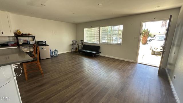 Detail Gallery Image 5 of 13 For 325 Del Sur Way, Oxnard,  CA 93033 - 4 Beds | 2 Baths