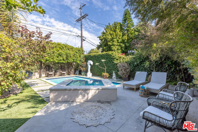 724 N Spaulding Avenue, Los Angeles CA: https://media.crmls.org/mediaz/78a85b9d-3728-4f23-8113-bffbb5916157.jpg