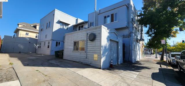 Image 6 of 7 For 6605 Telegraph Ave