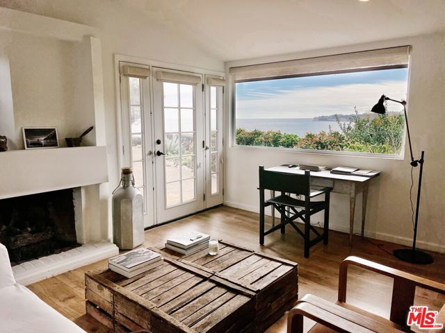 27500 Pacific Coast Highway, Malibu CA: https://media.crmls.org/mediaz/78a8d9cc-873e-4b6a-b48e-c6d6e7c81d2c.jpg