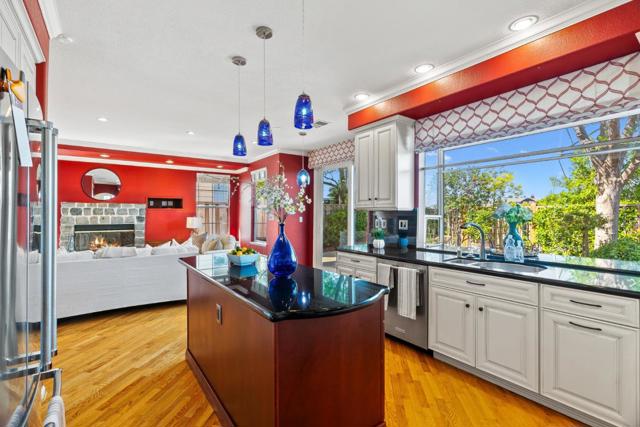 986 Governors Bay Drive, Redwood City CA: https://media.crmls.org/mediaz/78a8ef1d-72ad-4f54-8344-5a11db384435.jpg