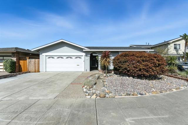 387 Menhaden Court, Foster City CA: https://media.crmls.org/mediaz/78a91aac-22f1-4ea9-9f27-bb25336d07f9.jpg