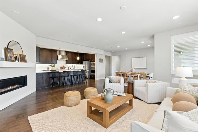 19 Waterline Place, Richmond CA: https://media.crmls.org/mediaz/78a990f6-74cd-44d1-b998-4c50068a11b7.jpg