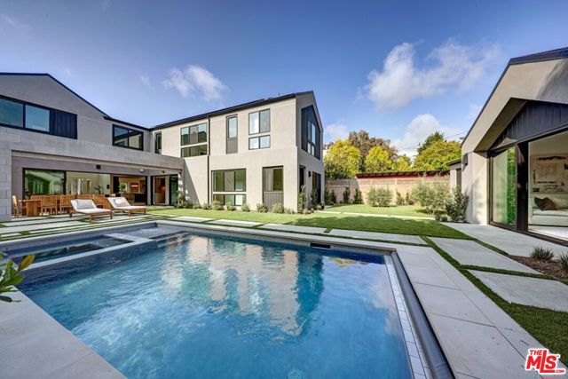 1246 Morningside Way, Venice CA: https://media.crmls.org/mediaz/78a9a4c1-7daa-4ec0-a154-447ba8e1acf8.jpg
