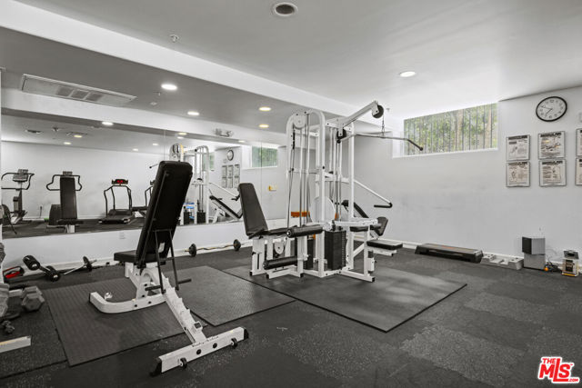 1450 S Beverly Drive, Los Angeles CA: https://media.crmls.org/mediaz/78a9a938-aef0-4824-b60e-352b11bf2cc0.jpg