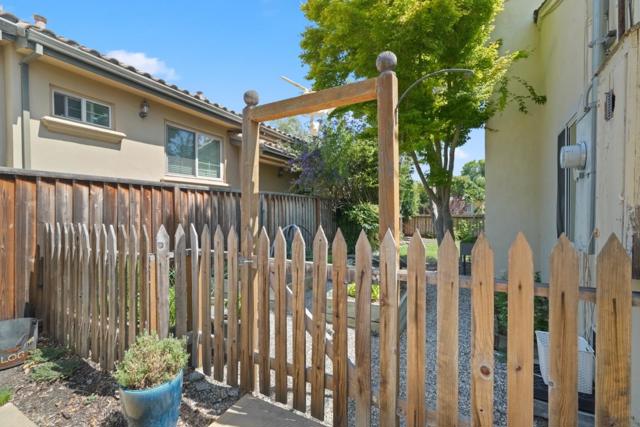 3172 Morris Drive, Palo Alto CA: https://media.crmls.org/mediaz/78aa491e-49b8-4255-b368-800e9b2f5135.jpg
