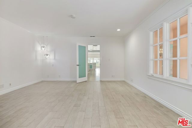 401 Alma Real Drive, Pacific Palisades CA: https://media.crmls.org/mediaz/78aa59d8-e16a-4d06-8b2b-aa3f60059b8e.jpg