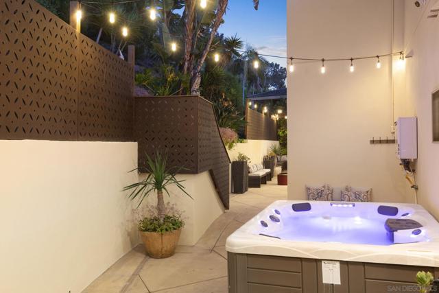 5787 Bellevue Ave, La Jolla CA: https://media.crmls.org/mediaz/78aa9f6d-1c29-4ac0-8eb5-fe62ec7a8565.jpg
