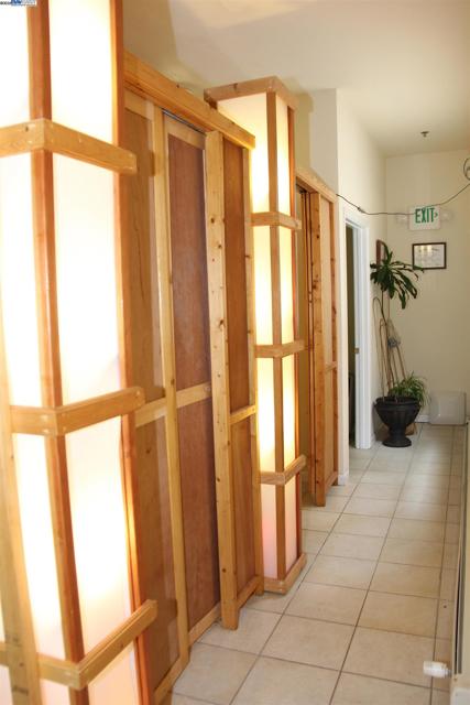 5020 Mission Street, San Francisco CA: https://media.crmls.org/mediaz/78aaa183-0c25-4e1d-a51e-e654bc9992ec.jpg