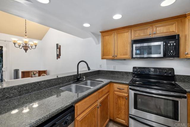 Detail Gallery Image 10 of 30 For 1145 Helix St #1,  Spring Valley,  CA 91977 - 3 Beds | 2 Baths