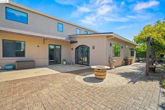 379 Yukon Way, Livermore CA: https://media.crmls.org/mediaz/78ad6a10-2b1e-433d-a65f-90878fcad947.jpg