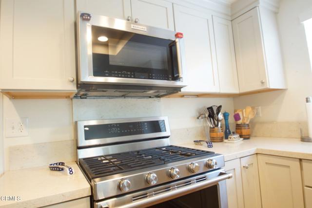 Detail Gallery Image 8 of 20 For 6464 San Como Ln, Camarillo,  CA 93012 - 2 Beds | 2 Baths