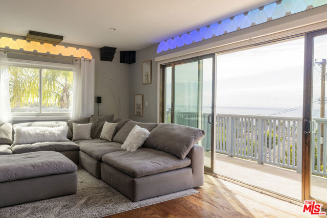 1230 Silvius Avenue, San Pedro CA: https://media.crmls.org/mediaz/78ae32bc-591d-4ce8-afa2-141be52c55ad.jpg