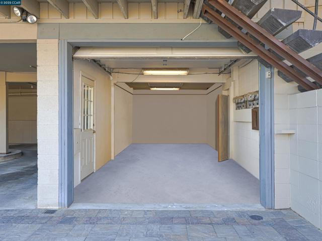 891 Bell Street, Lafayette CA: https://media.crmls.org/mediaz/78aed8ab-6567-4662-9a7a-fe350a73c173.jpg