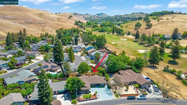 5517 Kirkwood Dr, Concord CA: https://media.crmls.org/mediaz/78afbbbd-2a97-422d-992c-d730b486f0bd.jpg