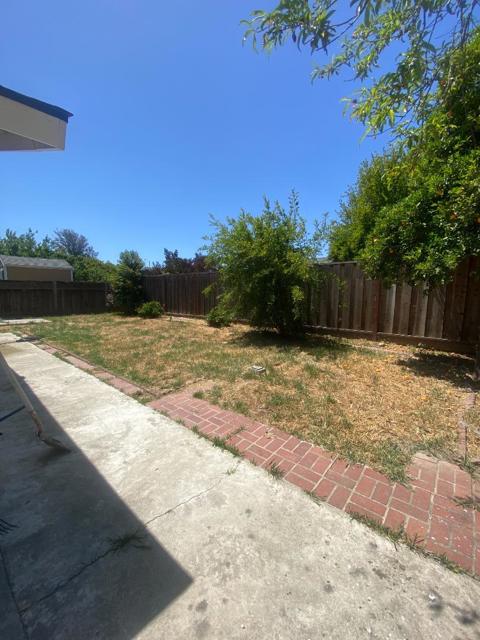 170 Gonzalez Drive, Hollister CA: https://media.crmls.org/mediaz/78afdcb0-318a-4138-a8d7-60624242d49e.jpg