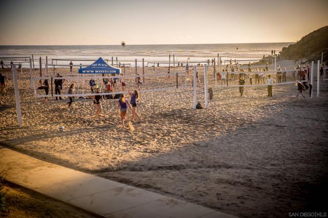 12991 Caminito Bodega, Del Mar CA: https://media.crmls.org/mediaz/78b00985-e78d-4e42-9230-6c8ff69fc239.jpg