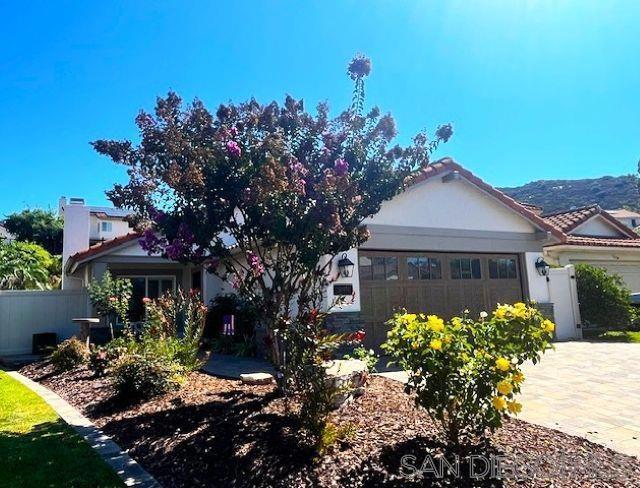 10970 Shy Bird Ln, San Diego CA: https://media.crmls.org/mediaz/78b030c6-e571-4b83-bc60-b7a31641cb0f.jpg