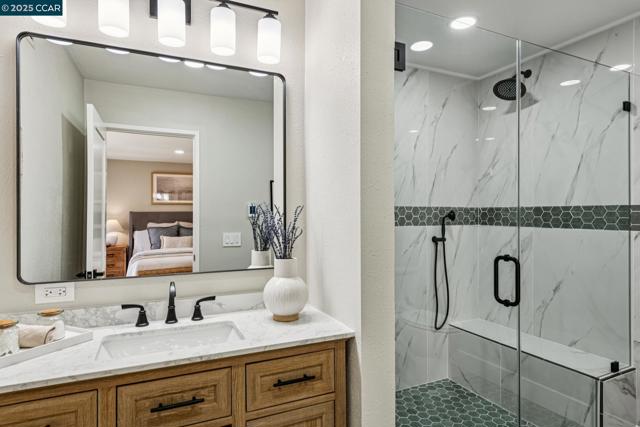 1736 Golden Rain Rd, Walnut Creek CA: https://media.crmls.org/mediaz/78b1bf98-6ed3-4e25-804e-58a16bc7c3bb.jpg