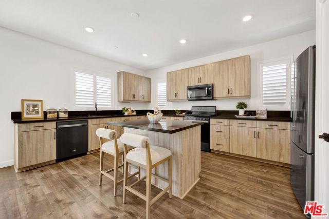 17028 Zion, Santa Clarita CA: https://media.crmls.org/mediaz/78b1cb59-c6f2-42d4-a0c2-c9c22e59abed.jpg