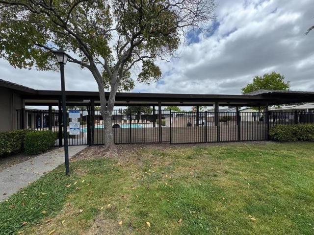 710 Spindrift, San Jose CA: https://media.crmls.org/mediaz/78b23d15-5050-4a4c-b508-ab6e72832e8d.jpg