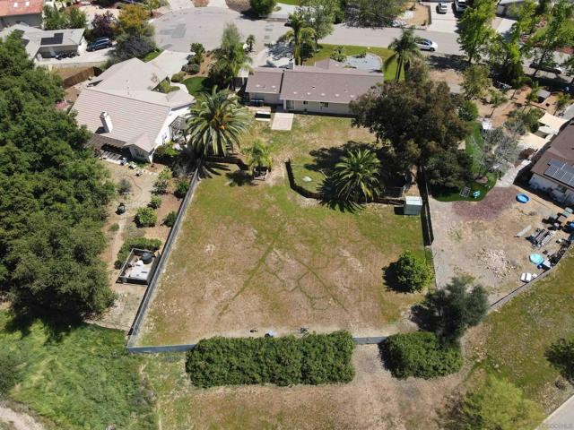 16328 Bassett Court, Ramona CA: https://media.crmls.org/mediaz/78b2a793-69f1-4e80-87a4-43fe6464e9a0.jpg