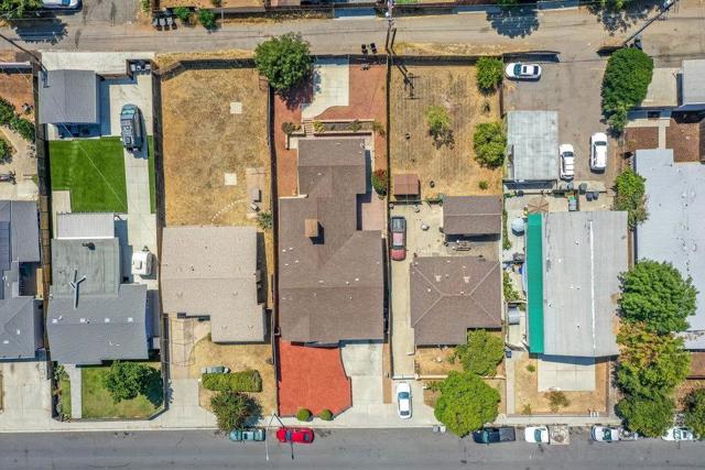 1135 E 3rd Ave, Escondido CA: https://media.crmls.org/mediaz/78b2d3b1-012a-4529-a180-8dfe2ef4cabd.jpg