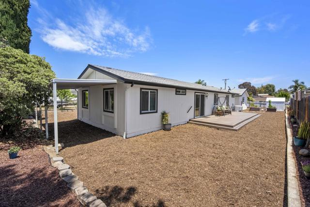 8620 Atlas View Drive, Santee CA: https://media.crmls.org/mediaz/78b301bb-826a-4f4c-938d-92a34682e6ce.jpg