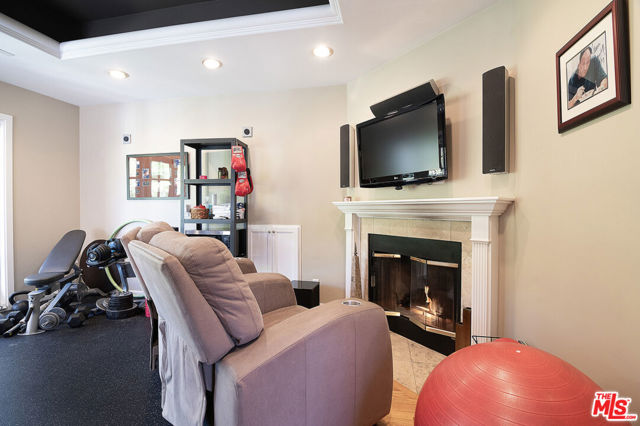 3200 Federal Avenue, Los Angeles CA: https://media.crmls.org/mediaz/78b304a0-4301-4892-a9fe-661851f38b6f.jpg