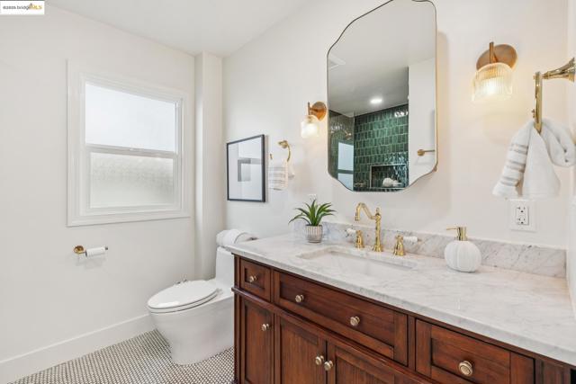 1417 Richmond St, El Cerrito CA: https://media.crmls.org/mediaz/78b34694-54bf-46fd-a13d-c96701bd2d36.jpg