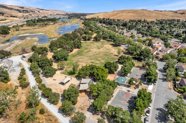 6901 Rodling Drive, San Jose CA: https://media.crmls.org/mediaz/78b3527b-468f-40bc-85a1-f4bc739832be.jpg