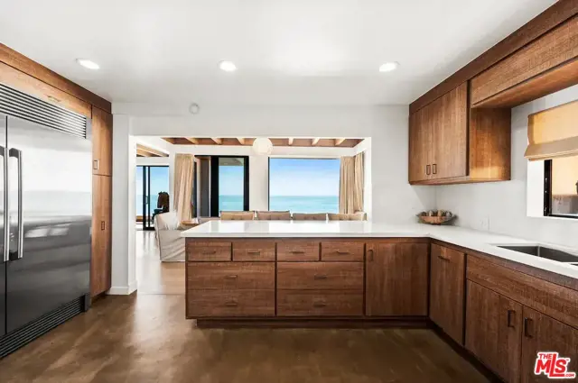 24608 Malibu Road, Malibu CA: https://media.crmls.org/mediaz/78b3c52a-c48a-4113-9d61-6b9dcac255d5.jpg