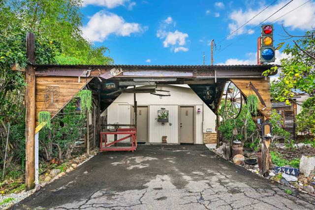 2344 Warmlands Ave, Vista CA: https://media.crmls.org/mediaz/78b41a85-b130-42e8-9afc-bbeba7a65555.jpg